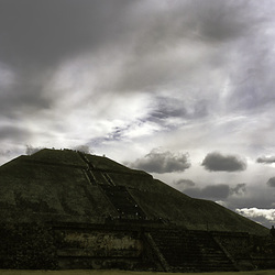 photo: pyramide du soleil, teotihuacan