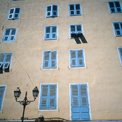 Photo: Corte - Blue shutters